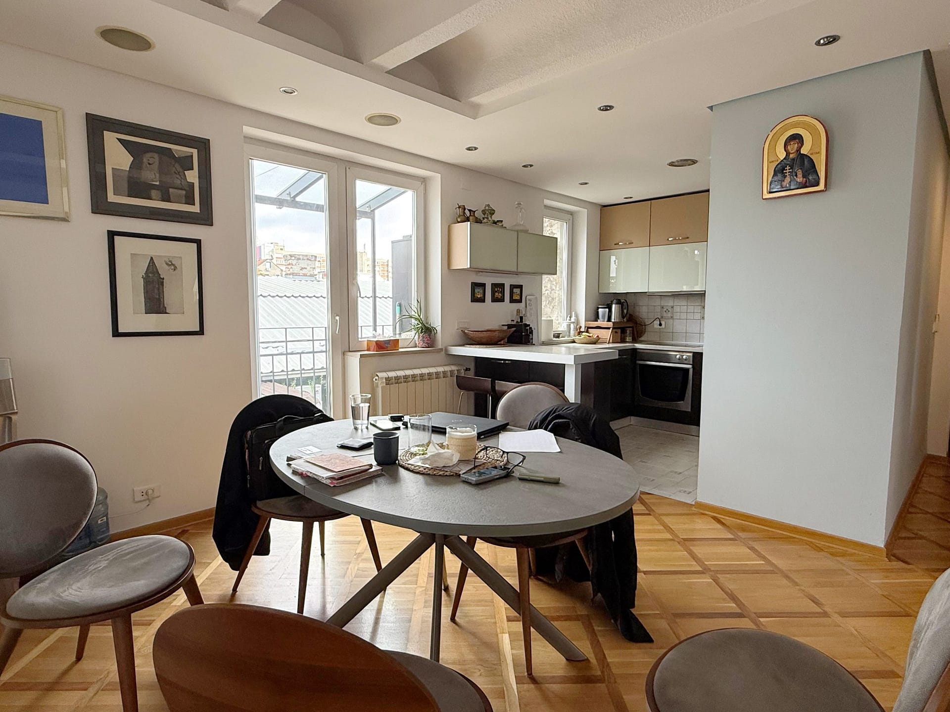 Prodaja-Vojvode-Milenka-trpezarija-scaled