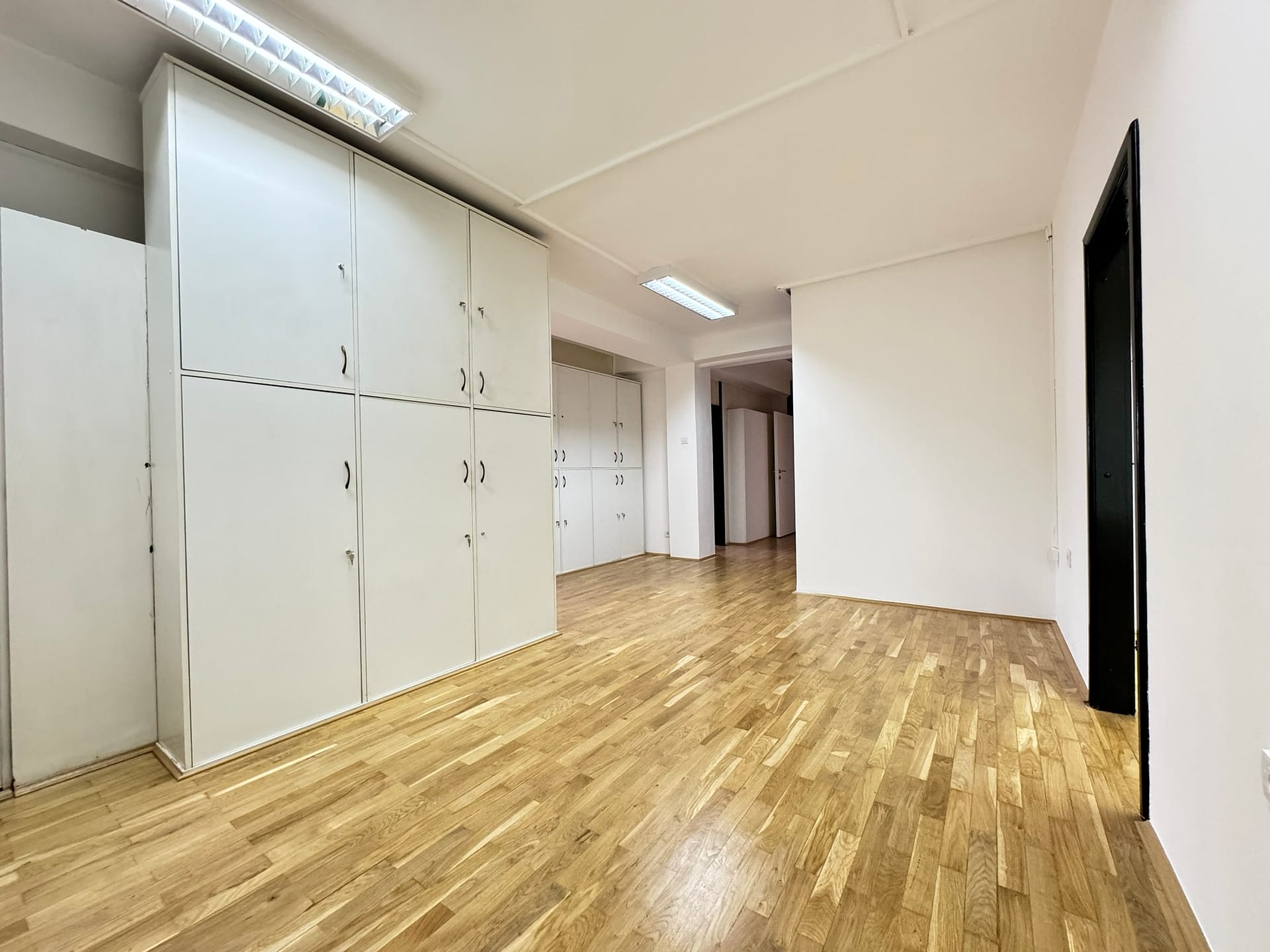 Prodaja-poslovnog-prostora-Beograd-Vracar-Beogradska-12