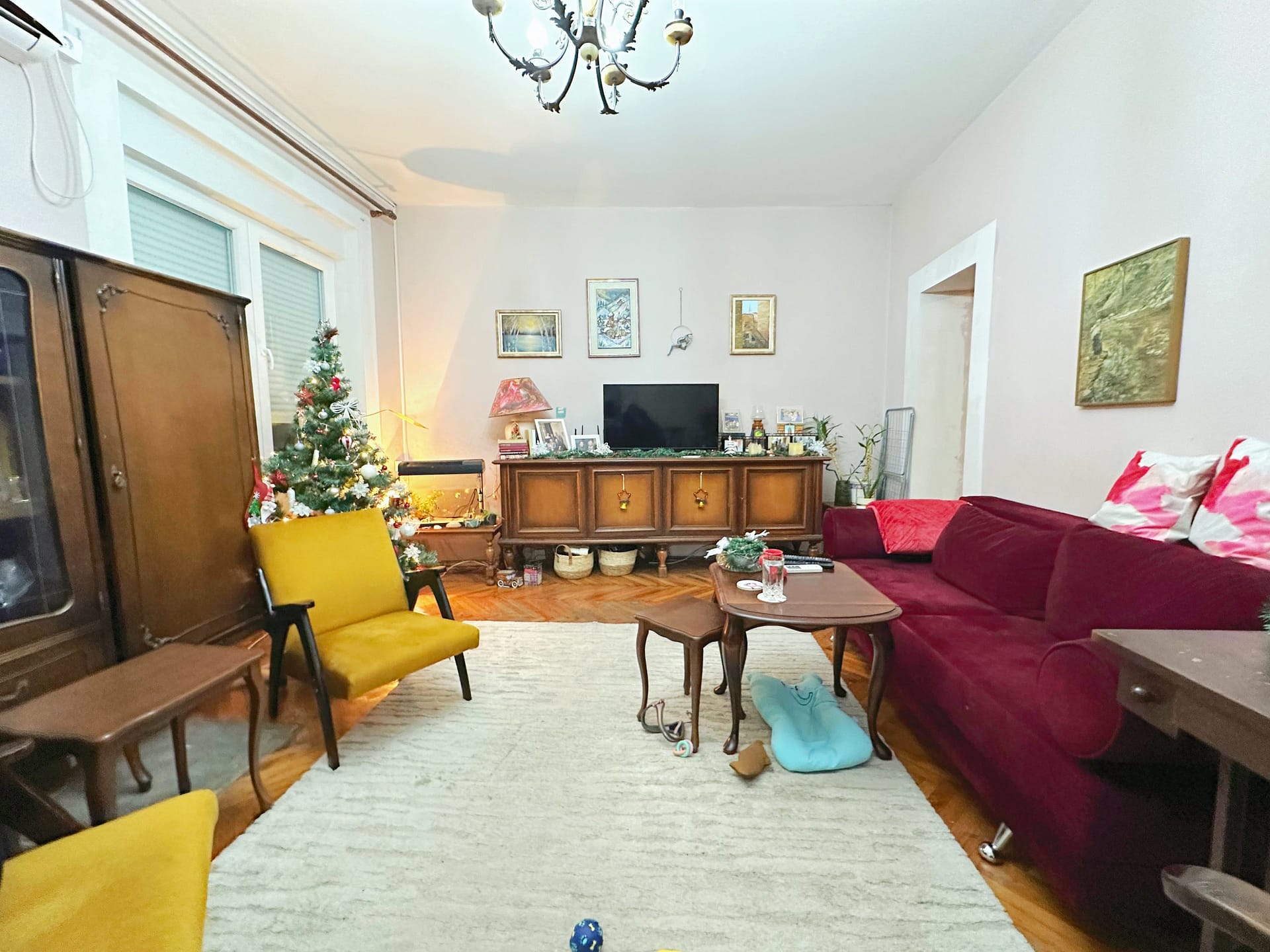 Prodaja-stana-Takovska-dnevna-soba-2-scaled