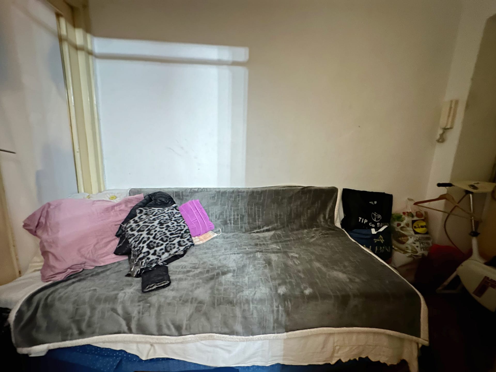 Prodaja-stana-Takovska-soba-2-scaled