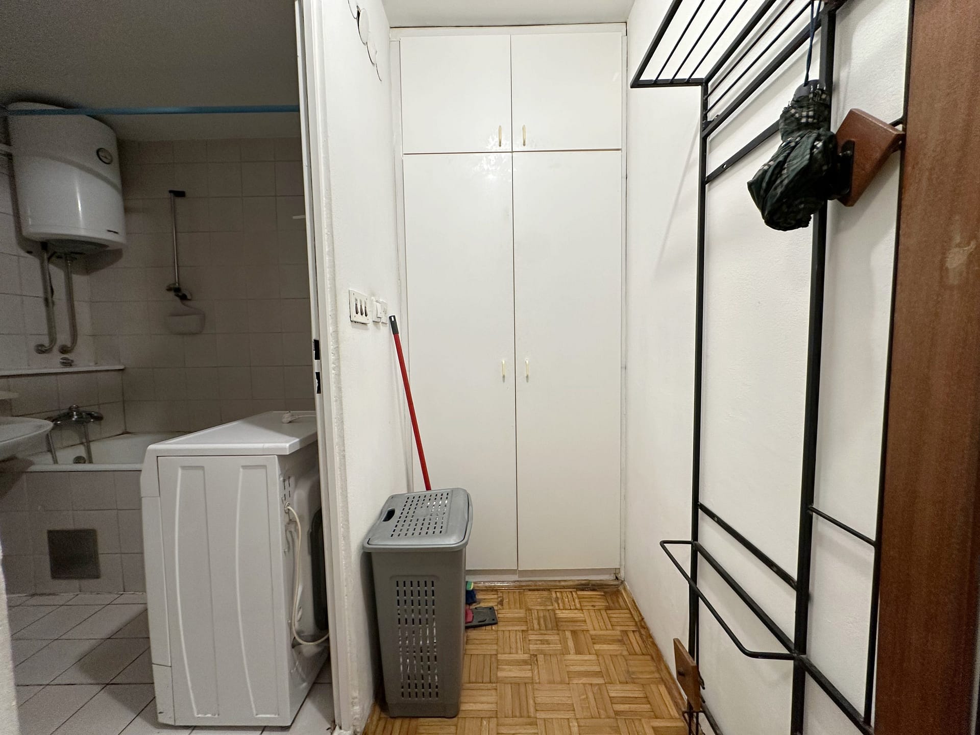 Prodaja-stanova-Blok-24-Super-vero-ulazni-hol-scaled