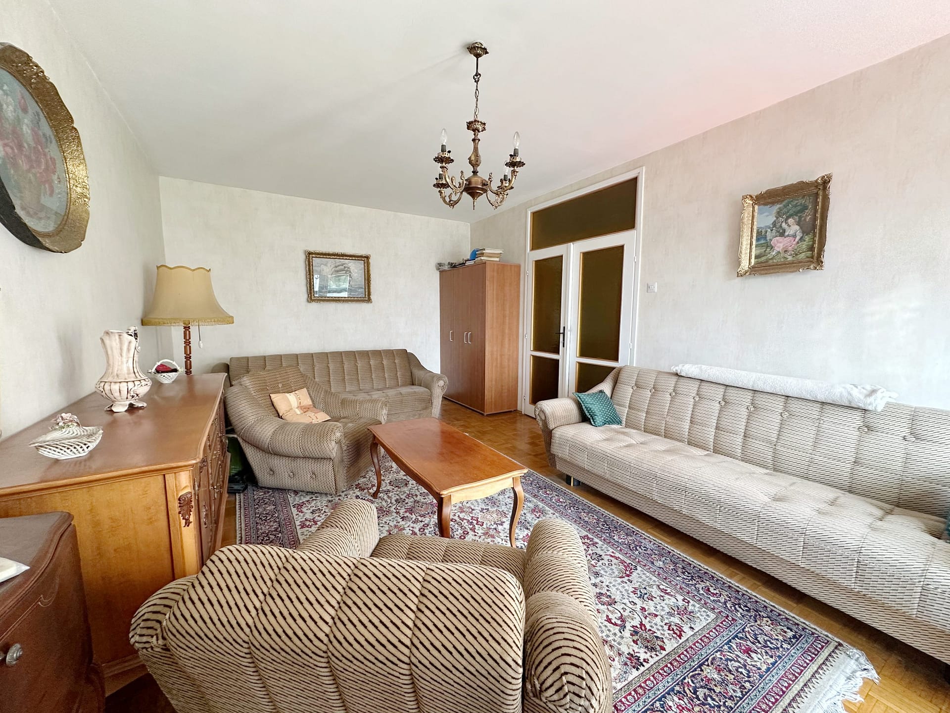 Prodaja-stanova-Novi-Beograd-Blok-61-dnevna-soba-scaled