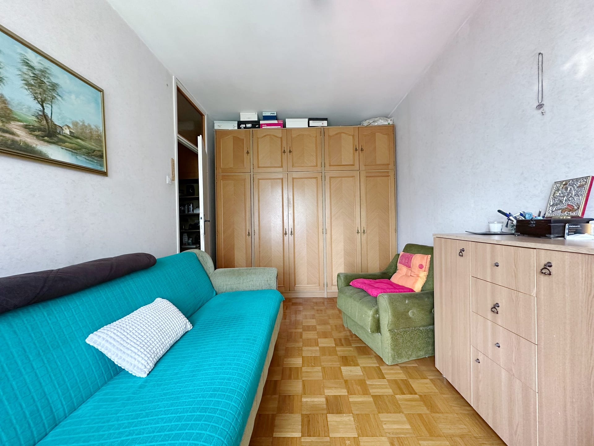 Prodaja-stanova-Novi-Beograd-Blok-61-spavaca-soba-scaled