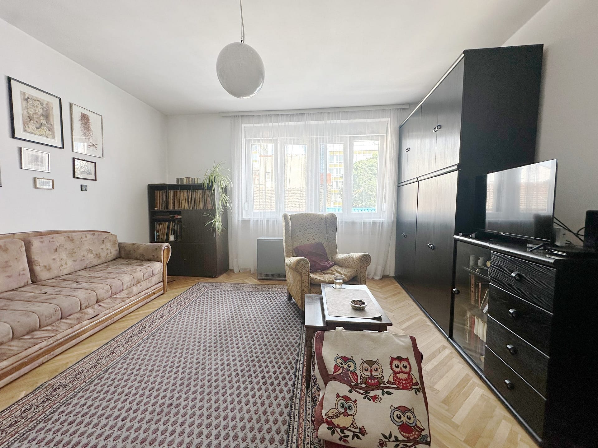 Prodaja-stanova-Savski-venac-Palata-pravde-Dr.-Aleksandra-Kostica-dnevna-soba-9-scaled