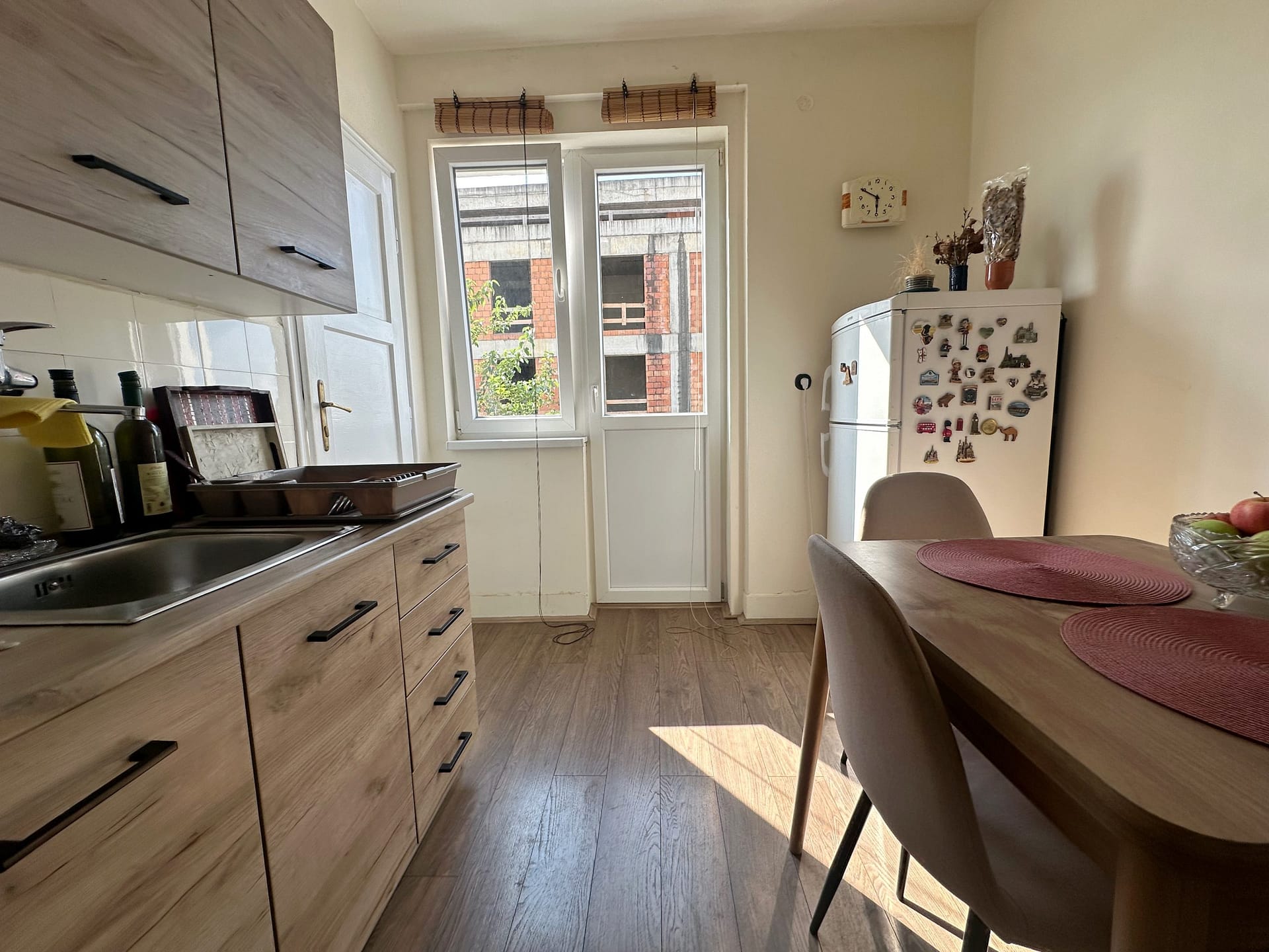 Prodaja-stanova-Savski-venac-Palata-pravde-Dr.-Aleksandra-Kostica-kuhinja-scaled