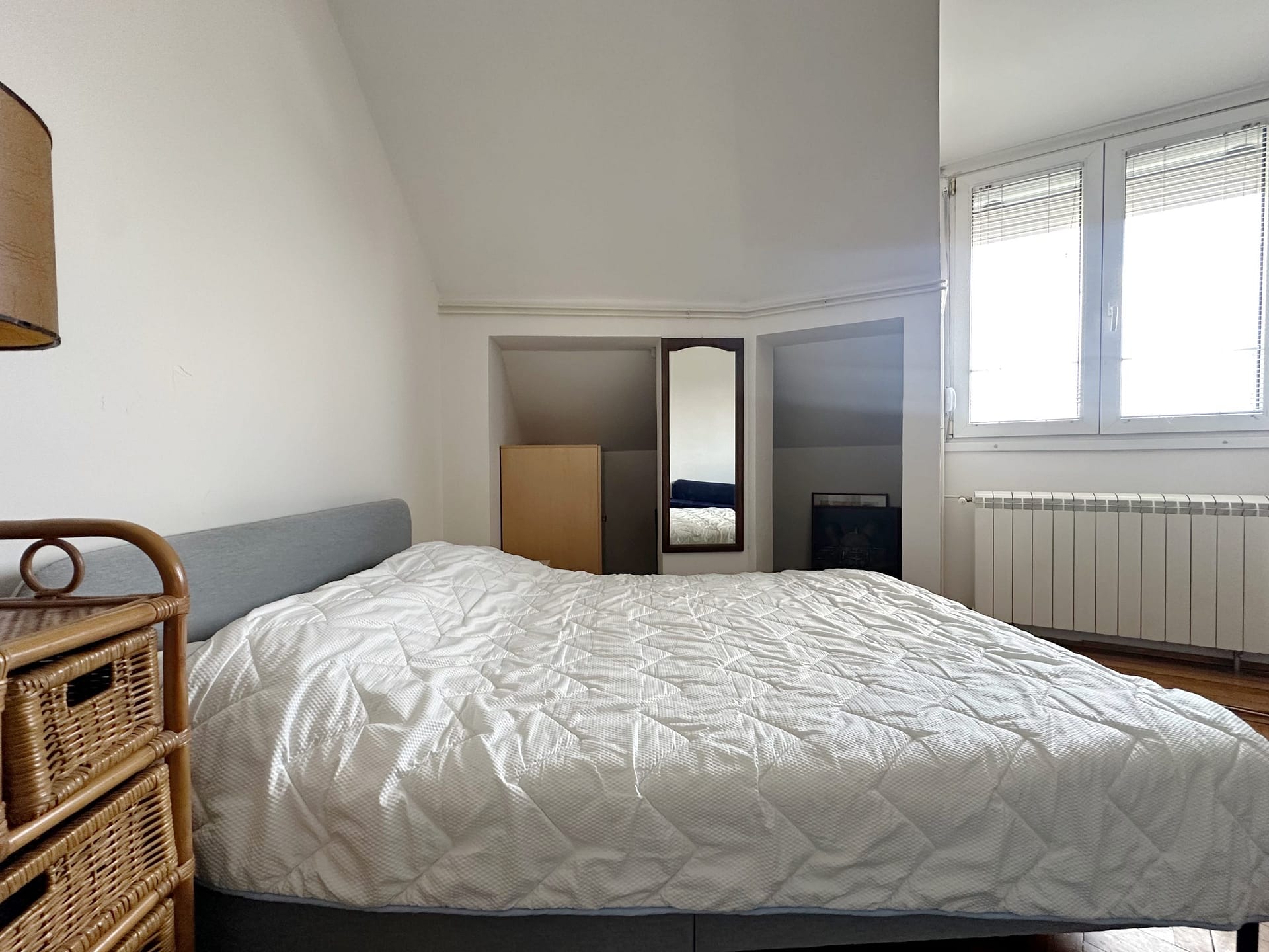 Prodaja-stanova-Vracar-Kalenic-spavaca-soba-scaled