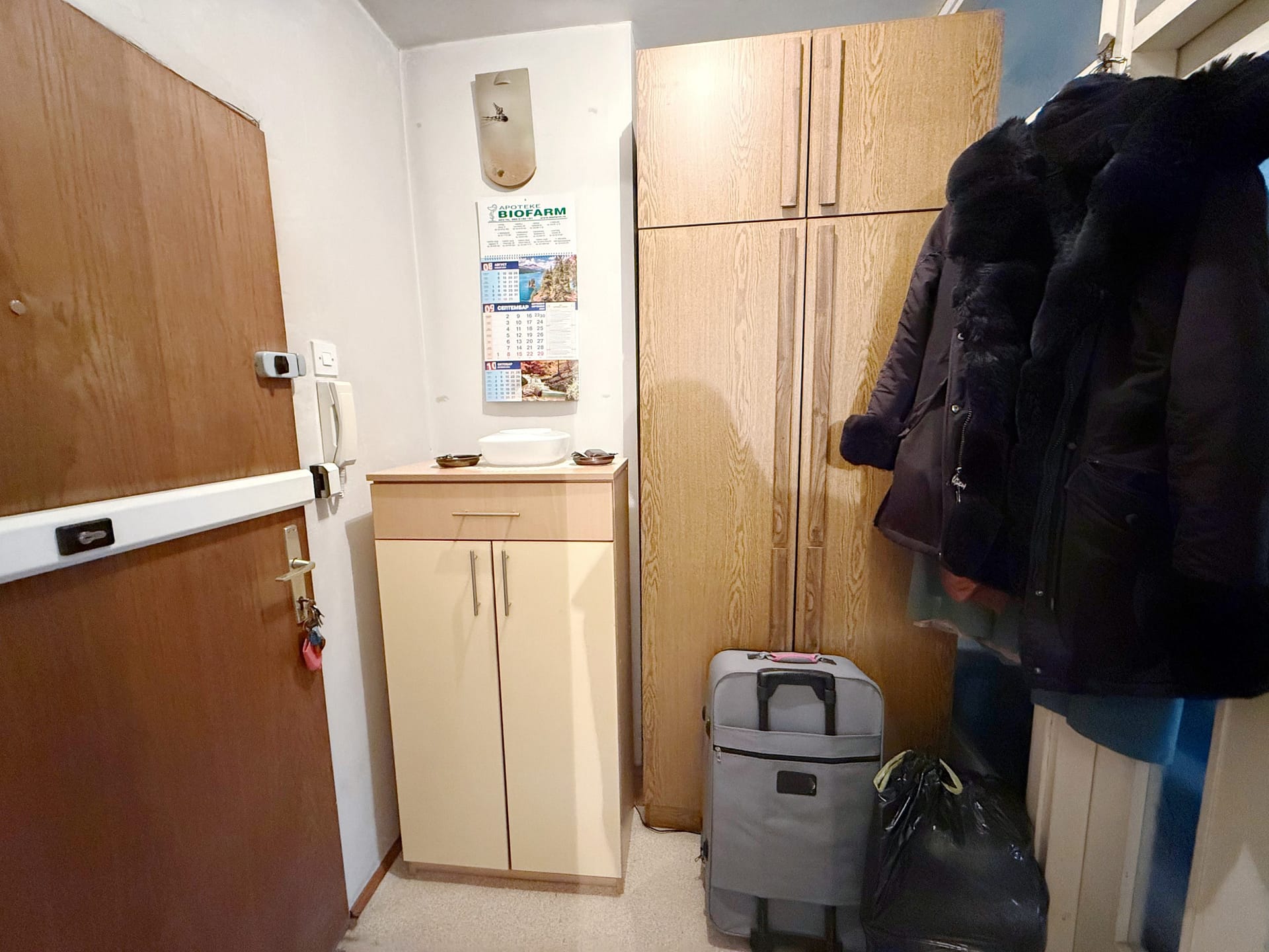 Prodaja-stanova-Zarkovo-ulazni-hol-scaled