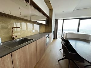 West 65 Kula Kuhinja i trpezarijski sto