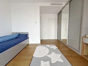 West 65 Kula Soba sa krevetom i garderoberom