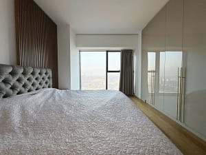 West 65 Kula Spavaća soba - pogled ka prozoru