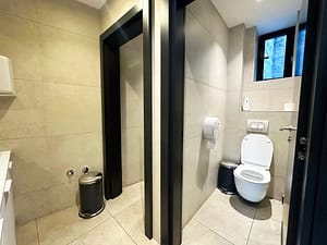 Izdavanje kancelarija centar stari grad toalet