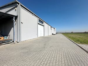Prodaja hala kamionski ulazi spolja scaled