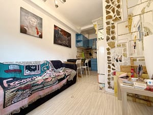 Prodaja stan Visnjicka banja dnevna soba scaled