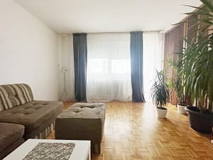 Prodaja stanova Blok 63 dnevni boravak ka terasi scaled