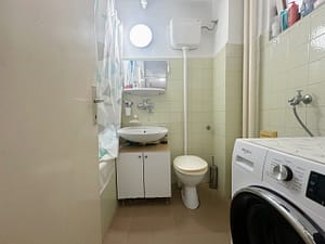 Prodaja stanova Blok 63 kupatilo scaled