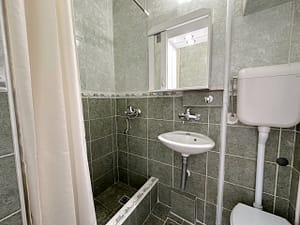 Prodaja stanova Brace Jerkovic Piva Karamatijevica kupatilo scaled