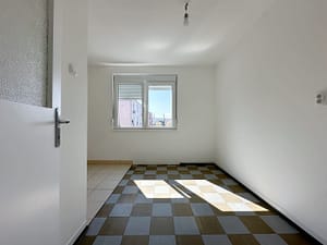 Prodaja stanova Brace Jerkovic Piva Karamatijevica pogled na trpezariju iz hodnika scaled