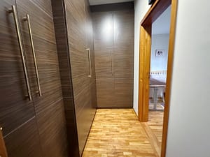 Prodaja stanova Dedinje ulaz u master sobu scaled