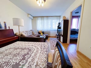 Prodaja stanova Skojevsko naselje Luke Vojvodica dnevni boravak scaled