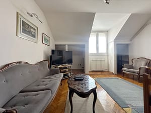 Prodaja stanova Vracar Kalenic ulaz u dnevnu sobu scaled